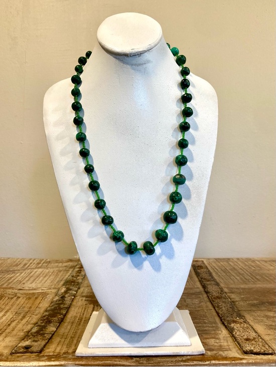 Green Malachite Stone Beaded Necklace Graduated Beads with Glass Bead Spacers - Picture 3 of 10